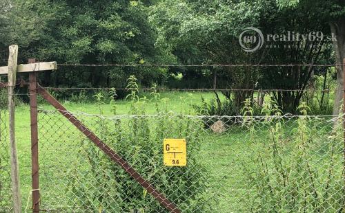 MAĎARSKO - TORNYOSNÉMETI STAVEBNÝ POZEMOK 1.319 M2 VŠETKY IS A STUDŇA.