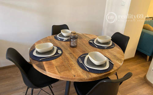 CENTRUM MESTA  ALŽBETINA - 3 IZBOVÝ MODERNÝ BYT 76M2.