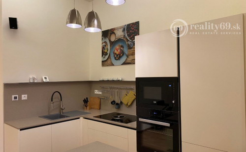 CENTRUM MESTA  ALŽBETINA - 3 IZBOVÝ MODERNÝ BYT 76M2.