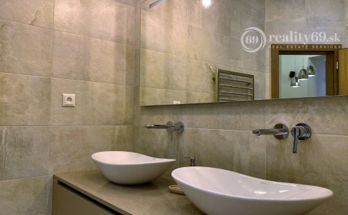 CENTRUM MESTA  ALŽBETINA - 3 IZBOVÝ MODERNÝ BYT 76M2.