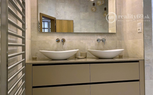 CENTRUM MESTA  ALŽBETINA - 3 IZBOVÝ MODERNÝ BYT 76M2.