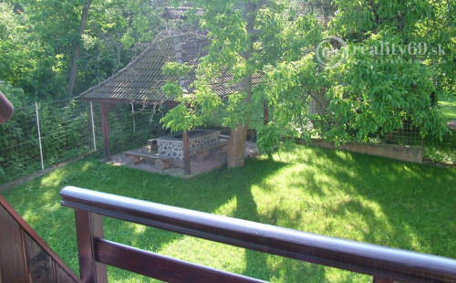 MAĎARSKO - GONC 13 IZBOVÝ OBYTNÝ OBJEKT NA BÝVANIE, PODNIKANIE