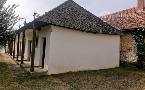 MAĎARSKO - HÍDVÉGARDÓ SEDLIACKA CHALUPA  V PEKNEJ LOKALITE