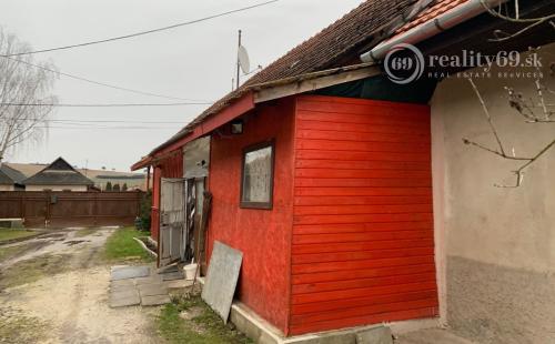 MAĎARSKO - HIDVEGARDÓ 3 IZBOVÝ RODINNÝ DOM V PEKNEJ LOKALITE