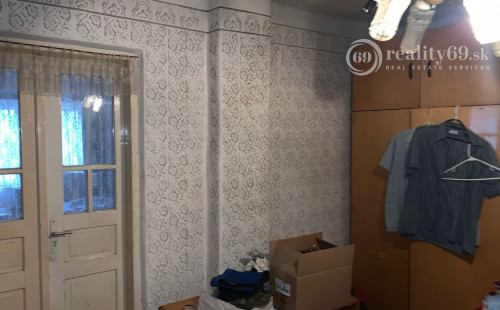 MAĎARSKO - SZOGLIGET PEKNÝ 2 IZBOVÝ TEHLOVÝ RD POZEMOK 1.000M2