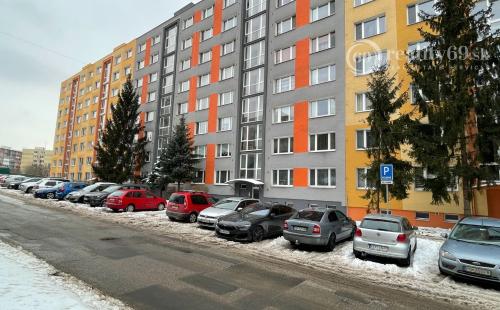 REZERVOVANÉ - FURČA - KROSNIANSKA 3 IZBOVÝ BYT PO KOMPLETNEJ REKONŠTRUKCII 67M2,  PLASTOVÉ OKNÁ, SKRINE, LODŽIA.