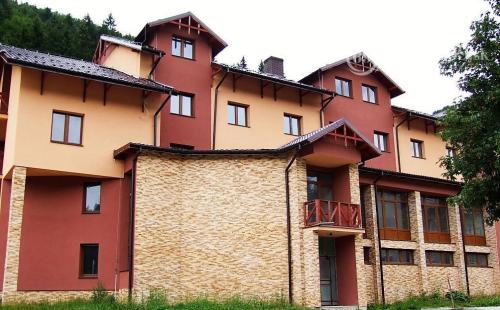 MLYNKY - HOTEL GERAVY 36 APARTMÁNOV - 5 PODLAŽÍ.