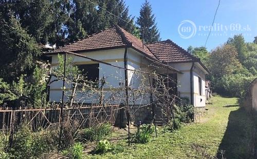 MAĎARSKO - TRIZS - AGGTELEK 5  IZBOVÝ DOM, RYBNÍK, JAZERO, VINNÁ PIVNICA.