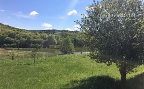 MAĎARSKO - TRIZS - AGGTELEK 5  IZBOVÝ DOM, RYBNÍK, JAZERO, VINNÁ PIVNICA.