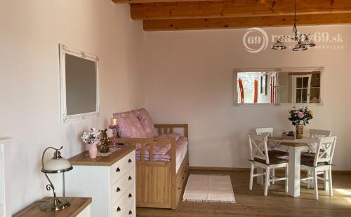 PRENÁJOM - AGGTELEK ROMANTICKÝ VIDIECKY DOM IBA 70 KM OD KOŠÍC -  V KRÁSNOM PROSTREDÍ