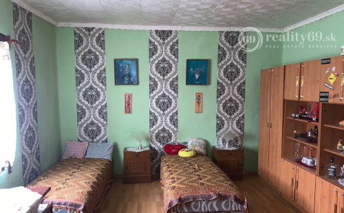 MAĎARSKO - KRÁSZNOKVAJDA 4 IZBOVÝ RODINNÝ DOM S GARÁŽOU.