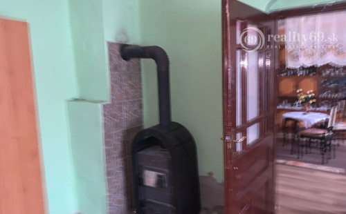 MAĎARSKO - KRÁSZNOKVAJDA 4 IZBOVÝ RODINNÝ DOM S GARÁŽOU.