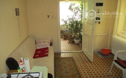 MAĎARSKO - NOVAJIDRÁNY 2 IZBOVÝ RODINNÝ DOM SO ZÁHRADOU