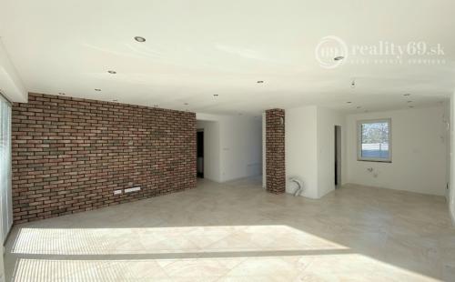 KECHNEC - KVALITNÁ NOVOSTAVBA 4 IZBOVÉHO RD - V ŠTÁDIU VÝSTAVBY.