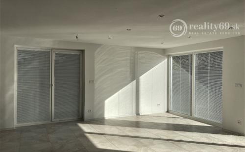 KECHNEC - KVALITNÁ NOVOSTAVBA 4 IZBOVÉHO RD - V ŠTÁDIU VÝSTAVBY.