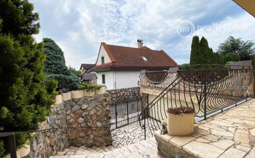 MYSLAVA - NOVÁ CENA - LUXUSNÁ 5 IZBOVÁ VILA S NÁDHERNÝM POZEMKOM PRE NÁROČNÉHO KLIENTA.