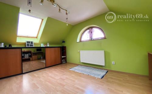 MYSLAVA - NOVÁ CENA - LUXUSNÁ 5 IZBOVÁ VILA S NÁDHERNÝM POZEMKOM PRE NÁROČNÉHO KLIENTA.