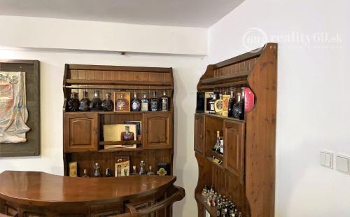 MYSLAVA - NOVÁ CENA - LUXUSNÁ 5 IZBOVÁ VILA S NÁDHERNÝM POZEMKOM PRE NÁROČNÉHO KLIENTA.