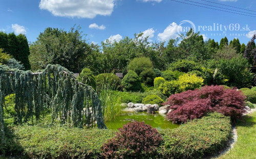 MYSLAVA - NOVÁ CENA - LUXUSNÁ 5 IZBOVÁ VILA S NÁDHERNÝM POZEMKOM PRE NÁROČNÉHO KLIENTA.