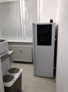 TERASA - TORYSKÁ 1 IZBOVÝ - NOVÝ KOMPLETNE ZARIADENÝ BYT.