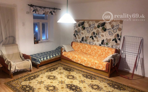 MAĎARSKO - SZOGLIGET 2 IZBOVÝ RODINNÝ DOM V KRÁSNEJ LOKALITE.