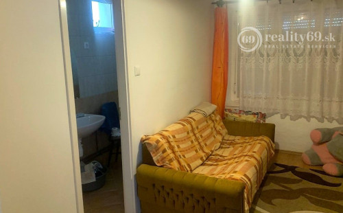 MAĎARSKO - SZOGLIGET 2 IZBOVÝ RODINNÝ DOM V KRÁSNEJ LOKALITE.