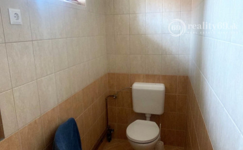 MAĎARSKO - SZOGLIGET 2 IZBOVÝ RODINNÝ DOM V KRÁSNEJ LOKALITE.