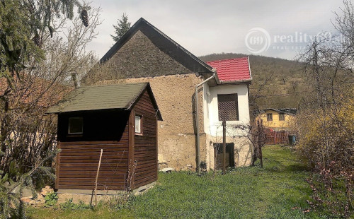 MAĎARSKO - SZOGLIGET 2 IZBOVÝ RODINNÝ DOM V KRÁSNEJ LOKALITE.