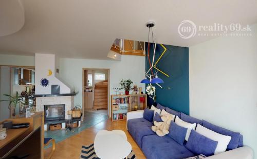 JUH - BREZOVÁ NADŠTANDARTNÝ MEZONET 170 M2 SO ZARIADENÍM