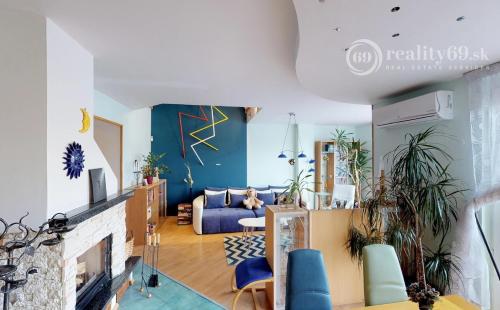 JUH - BREZOVÁ NADŠTANDARTNÝ MEZONET 170 M2 SO ZARIADENÍM