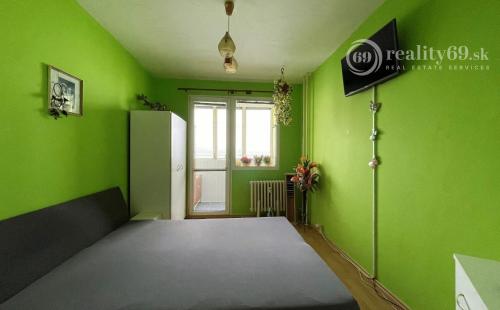 REZERVOVANÉ - ŤAHANOVCE - PEKNÝ 4 IZBOVÝ BYT 82 M2 PO ČIASTOČNEJ REKONŠTRUKCII.