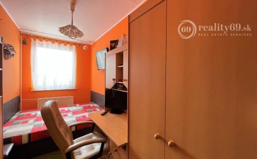 REZERVOVANÉ - ŤAHANOVCE - PEKNÝ 4 IZBOVÝ BYT 82 M2 PO ČIASTOČNEJ REKONŠTRUKCII.