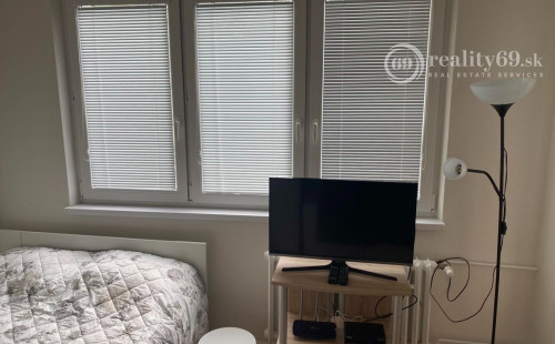 TERASA - SLOBODY 1 IZBOVÝ NOVÝ KOMPLETNE ZARIADENÝ BYT.