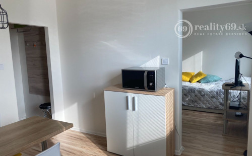 TERASA - SLOBODY 1 IZBOVÝ NOVÝ KOMPLETNE ZARIADENÝ BYT.