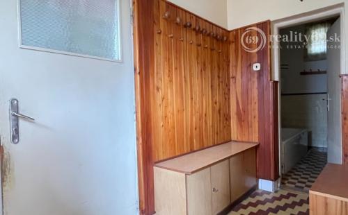 REZERVOVANÉ - KECHNEC - RODINNÝ DOM NA VÝBORNOM MIESTE, POZEMOK 1404 M2.