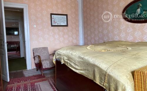 REZERVOVANÉ - KECHNEC - RODINNÝ DOM NA VÝBORNOM MIESTE, POZEMOK 1404 M2.