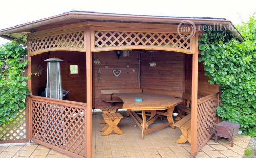 MYSLAVA - NOVÁ CENA - LUXUSNÁ 5 IZBOVÁ VILA S NÁDHERNÝM POZEMKOM PRE NÁROČNÉHO KLIENTA.