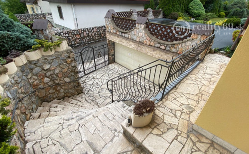 MYSLAVA - NOVÁ CENA - LUXUSNÁ 5 IZBOVÁ VILA S NÁDHERNÝM POZEMKOM PRE NÁROČNÉHO KLIENTA.