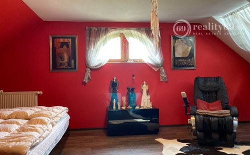 MYSLAVA - NOVÁ CENA - LUXUSNÁ 5 IZBOVÁ VILA S NÁDHERNÝM POZEMKOM PRE NÁROČNÉHO KLIENTA.