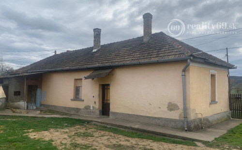 MAĎARSKO - SZALONNA 3 IZBOVÝ RODINNÝ DOM