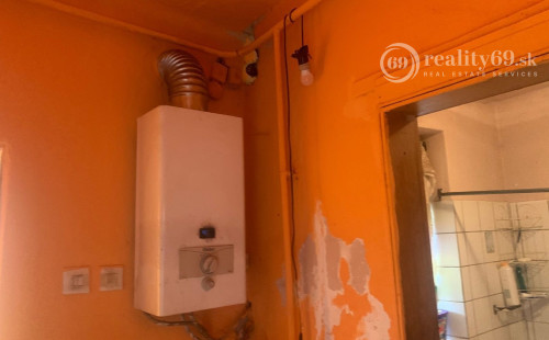 MAĎARSKO - SZALONNA 3 IZBOVÝ RODINNÝ DOM