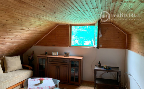 REZERVOVANÉ - MAĎARSKO - VIZSOLY ZATEPLENÝ 3 IZBOVÝ RODINNÝ DOM S GARÁŽOU A PEKNÝM POZEMKOM.