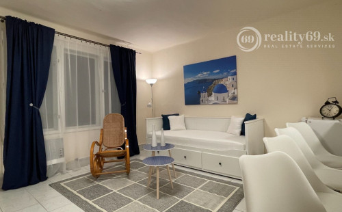 MAĎARSKO - JAZERO RAKACA - PEKNÁ 2 IZBOVÁ CHATA PRI JAZERE S TERASOU.