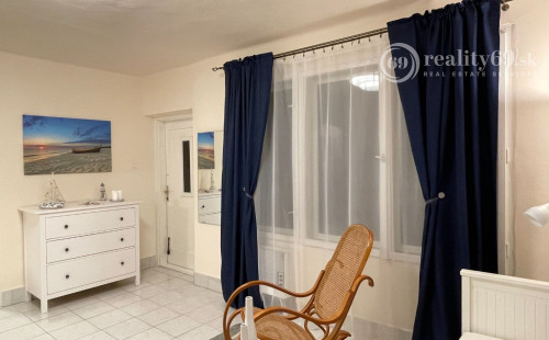 MAĎARSKO - JAZERO RAKACA - PEKNÁ 2 IZBOVÁ CHATA PRI JAZERE S TERASOU.