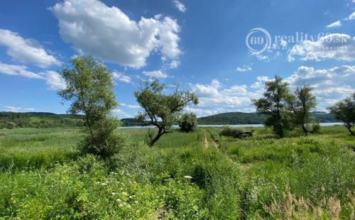 MAĎARSKO - JAZERO RAKACA - PEKNÁ 2 IZBOVÁ CHATA PRI JAZERE S TERASOU.