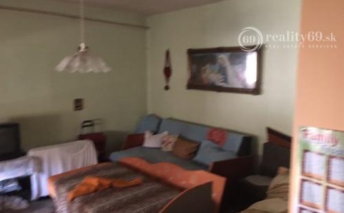 REZERVOVANÉ - MAĎARSKO - TRIZS - AGGTELEK 5  IZBOVÝ DOM, RYBNÍK, JAZERO, VINNÁ PIVNICA.