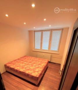 MIŠKOVECKÁ - PEKNÝ MODERNÝ BYT PO KOMPLETNEJ REKONŠTRUKCII ČIASTOČNE ZARIADENÝ.