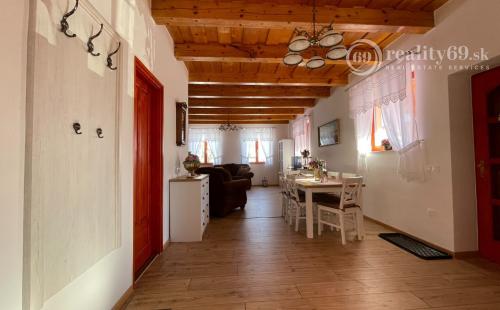 PRENÁJOM - AGGTELEK ROMANTICKÝ VIDIECKY DOM IBA 70 KM OD KOŠÍC -  V KRÁSNOM PROSTREDÍ