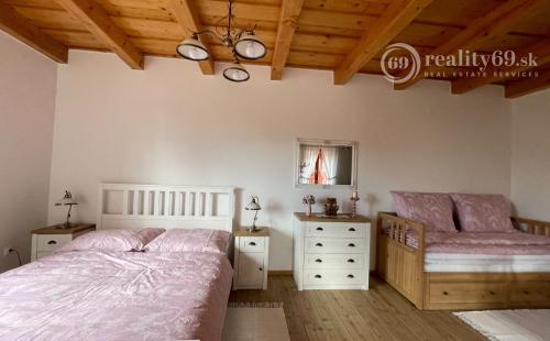 PRENÁJOM - AGGTELEK ROMANTICKÝ VIDIECKY DOM IBA 70 KM OD KOŠÍC -  V KRÁSNOM PROSTREDÍ