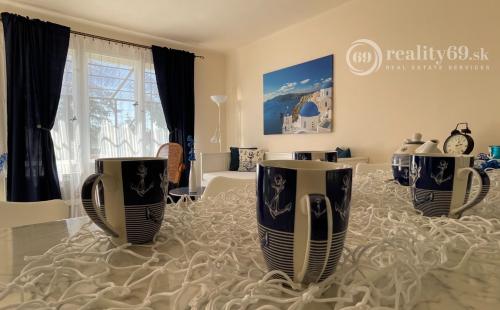 MAĎARSKO - JAZERO RAKACA - PEKNÁ 2 IZBOVÁ CHATA PRI JAZERE S TERASOU.